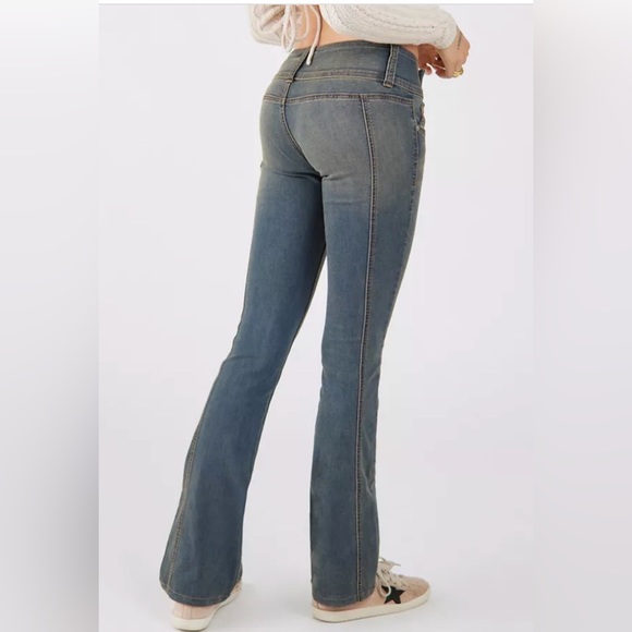 NWT - Urban Outfitters Low Rise Flare Jeans - Picture 3 of 6